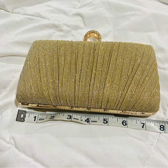 Gold Glitter/Crystal Minaudière Finger Ring Spring Closure Clutch / Shoulder EUC - Picture 10 of 13